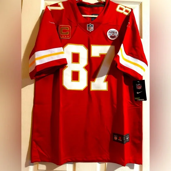 Sold out ‼️Kansas City Chiefs Size Medium - Picture 1 of 2